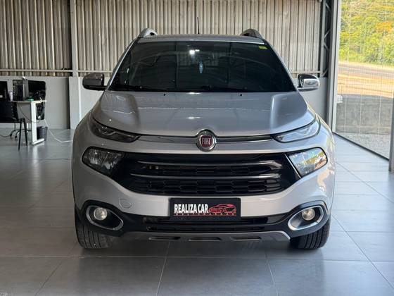 FIAT TORO 2.0 16V TURBO DIESEL RANCH 4WD AT9 FIAT TORO 2.0 16V TURBO DIESEL RANCH 4WD AT9